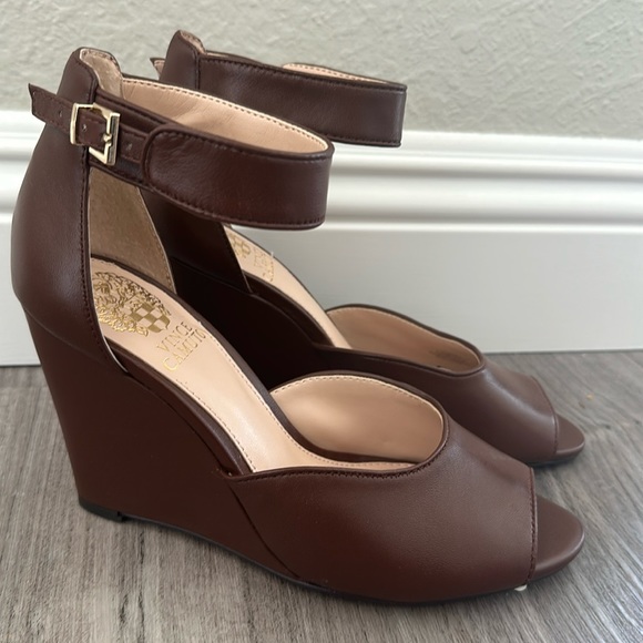Vince Camuto Wedges - Picture 1 of 6